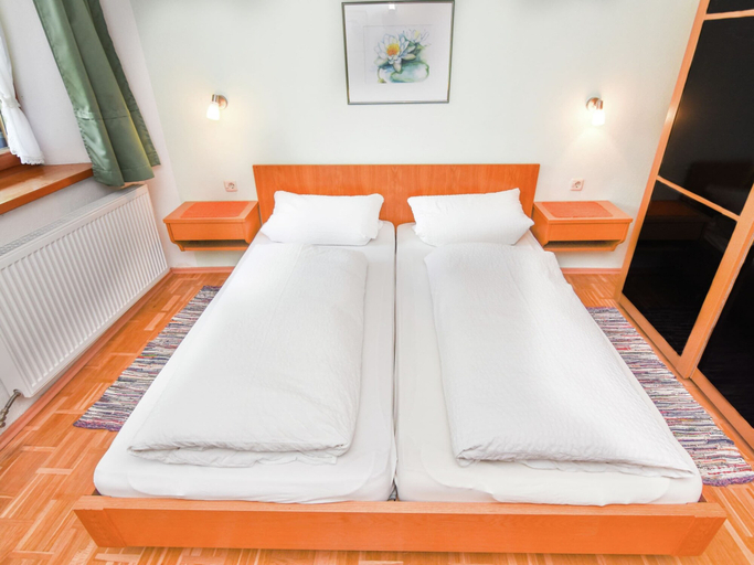 Bedroom 4, Pleasant Apartment in Ruhpolding With Swimming Pool, Traunstein