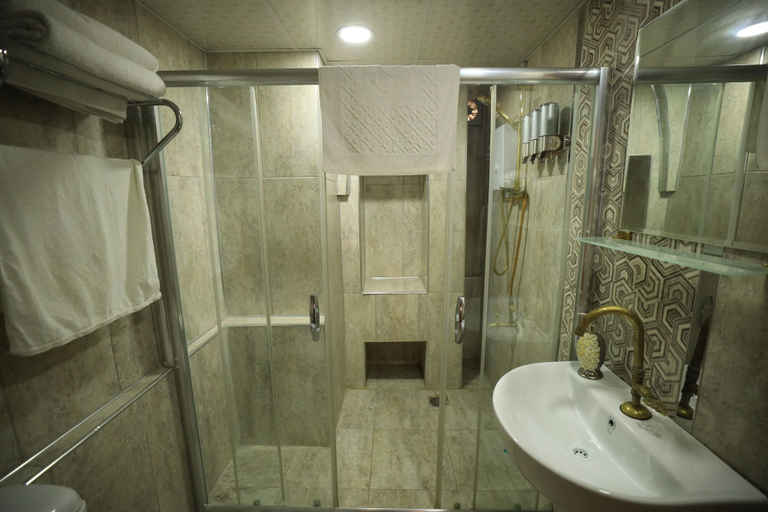 Bathroom 5, Nahrin Hotel & Art, Merkez