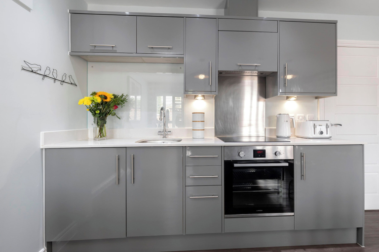 Others 5, Elliot Oliver- Charming 1 Bed Apartment, Gloucestershire
