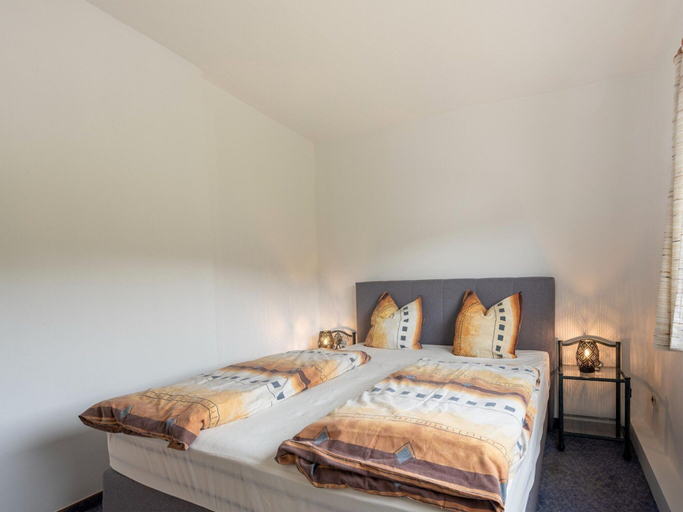Bedroom 2, Grosse Gruppenunterkunft im Nationalpark Eifel mit Bar und Terrasse, Euskirchen