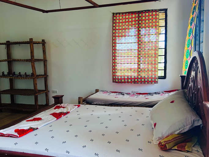 Bedroom 2, The Tropinest, Kaskazini 'A'