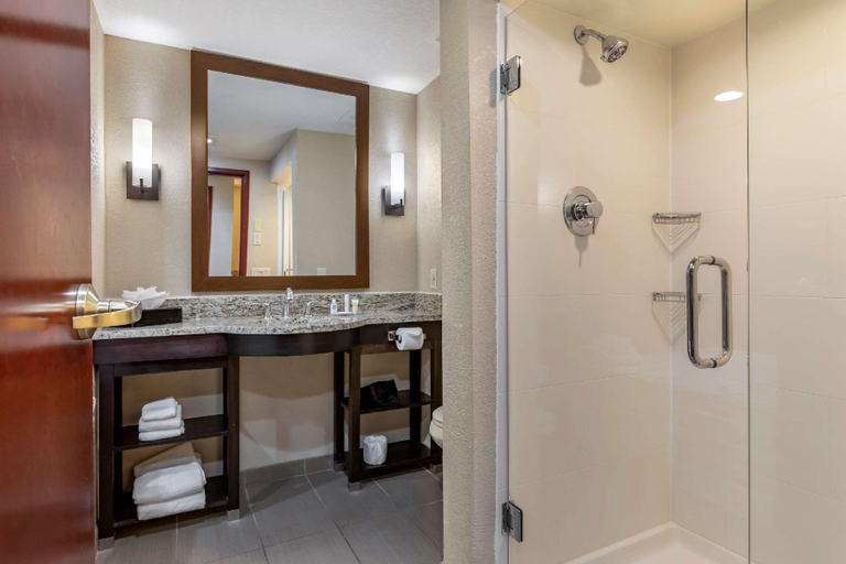 Bathroom 23