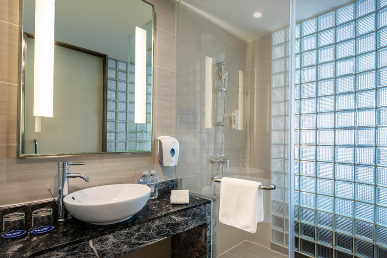 Bathroom 9