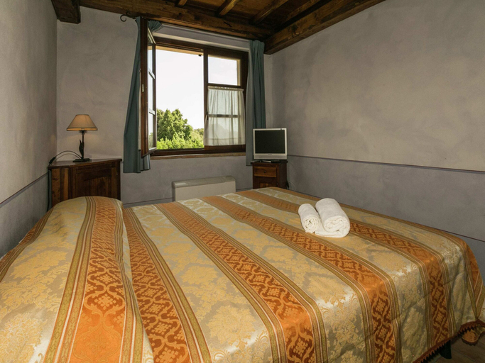 Bedroom 3, Elegant Apartment Only 1 Hour From Rome, Terni