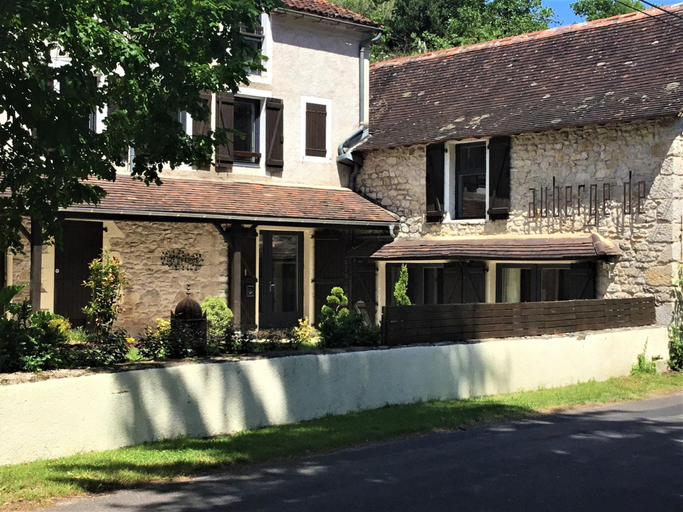 Exterior & Views 2, Auberge de la Sagne, Lot