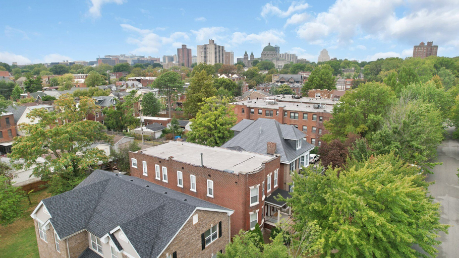 Others 1, Spacious 3-Bedroom with King Bed, Saint Louis