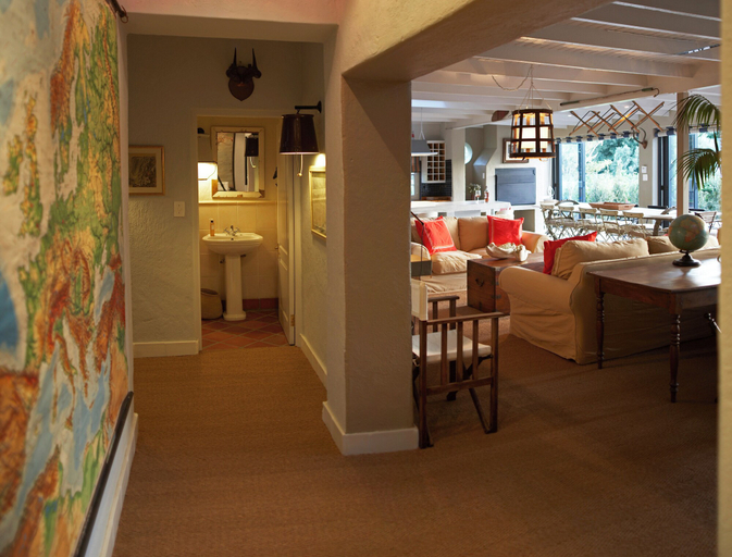 Others 5, Explorers Club, Cape Winelands