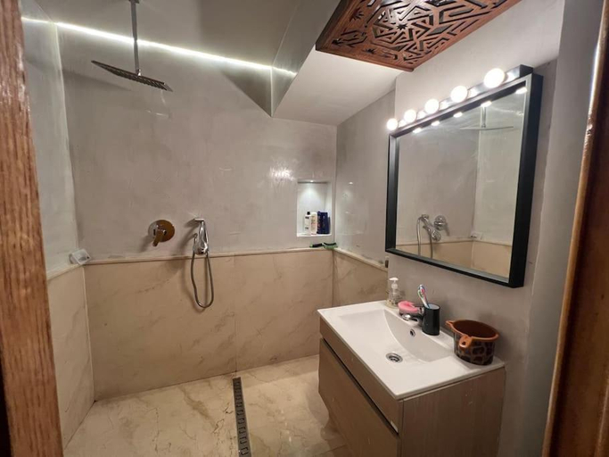 Bathroom 2, offering a fantastic Apartment, Casablanca