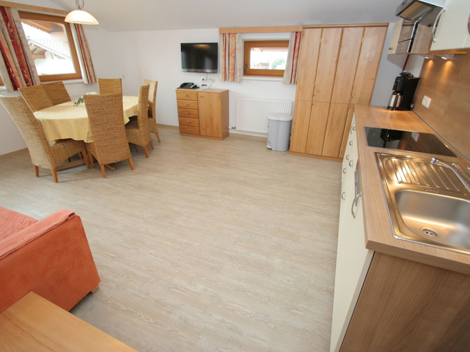Others 4, Spacious Apartment in Uderns Near Ski Area, Schwaz