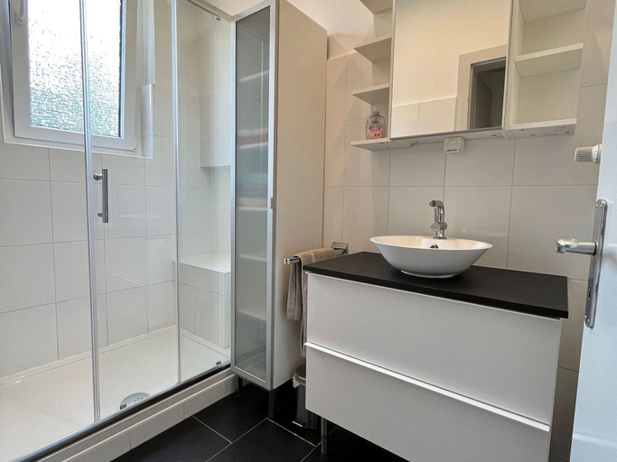 Bathroom 5, Spacious Apartment in Weser Uplands With Garden, Hameln-Pyrmont