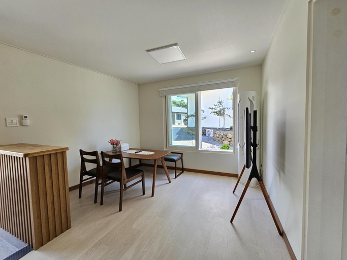 Others 5, Baerongnamu Private Stay, Seogwipo