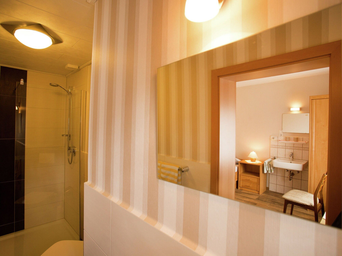Bathroom 4, Pretty apartment in Medebach with adjacent forest, Hochsauerlandkreis