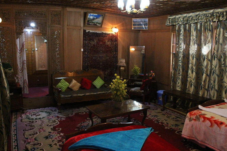 Bedroom 3, Chicago Houseboats, Srinagar