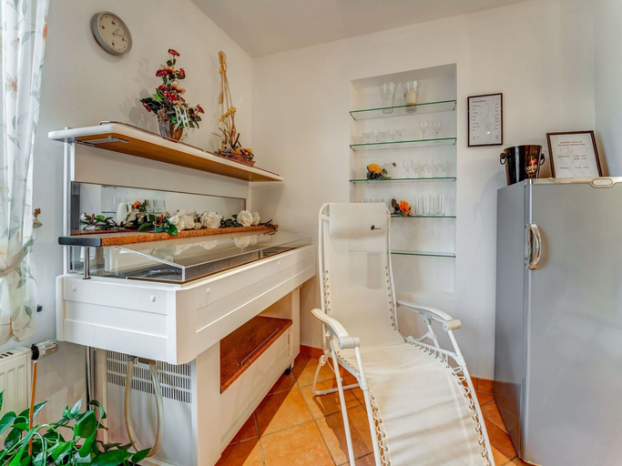 Living room 2, Modern Apartment in Reifferscheid with Garden, Euskirchen