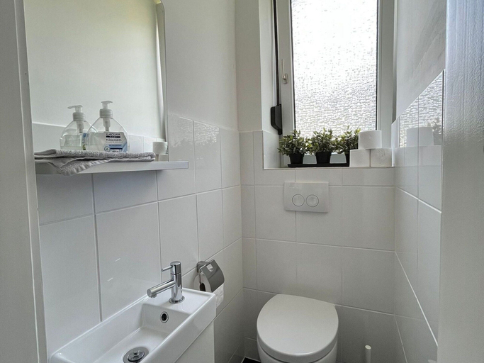 Bathroom 3, Spacious Apartment in Weser Uplands With Garden, Hameln-Pyrmont