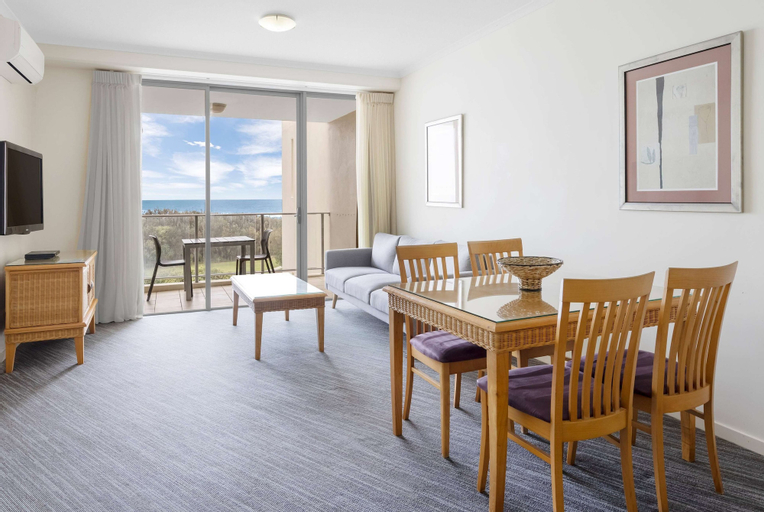 Dining Room 4