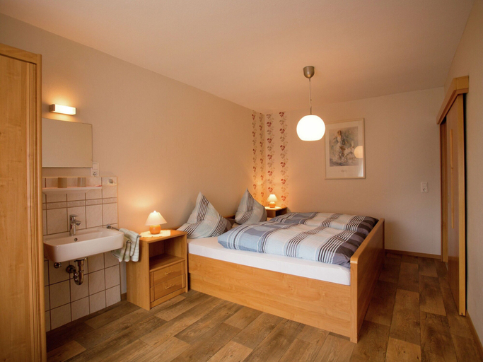 Bedroom 5, Pretty Apartment in Medebach With Adjacent Forest, Hochsauerlandkreis
