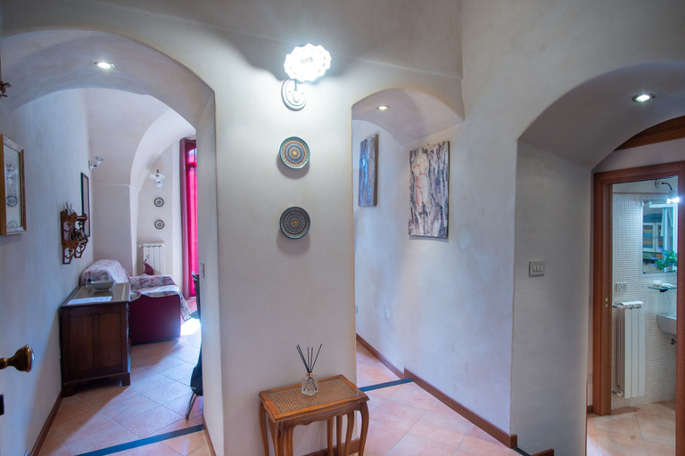 Room 4, Casa di Lella in Sanremo, Imperia
