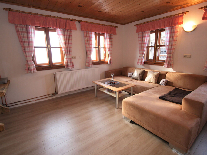 Others 5, Sprawling Mansion Near Ski Area in Salzburg, Sankt Johann im Pongau
