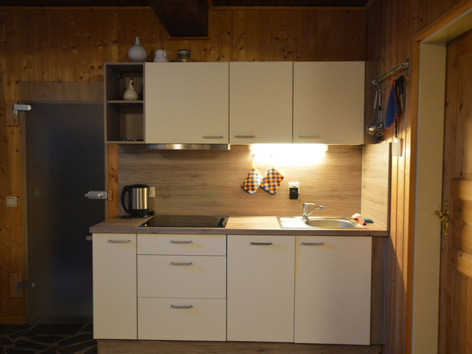 Private kitchen 2, Cosy Apartment in Manderscheid With Balcony, Bernkastel-Wittlich