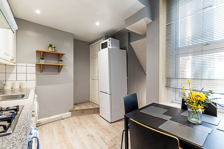 Others 5, Stylish City Retreat, London