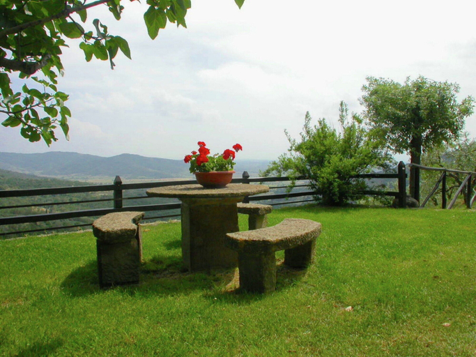 Others 5, Spacious Cottage in Cortona With Swimming Pool, Arezzo