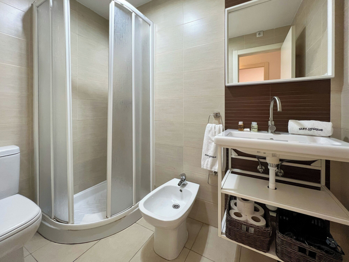 Bathroom 4, Stay U-nique Apartments Rossello, Barcelona