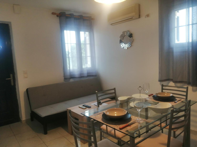 Facilities 4, white house, Peloponnese