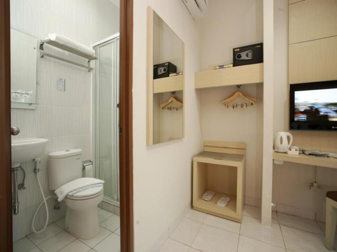 Bathroom 30