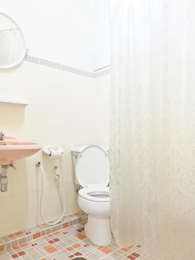 Bathroom, YMCA International Hotel Chiangrai, Muang Chiang Rai