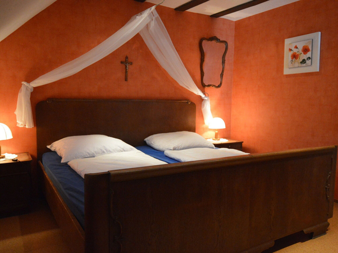 Bedroom 2, Comfortable Holiday Home Near Vineyards in Bremm, Cochem-Zell