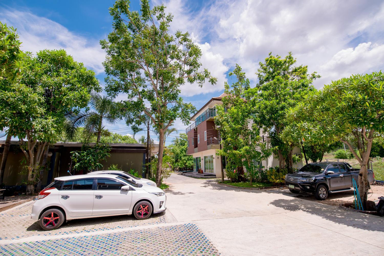 Others 5, Eigen Jela Resort, Pran Buri