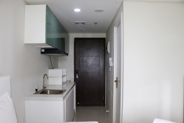 Others 2, Elegant and Comfy Studio at Daan Mogot City Apartment By Travelio, West Jakarta