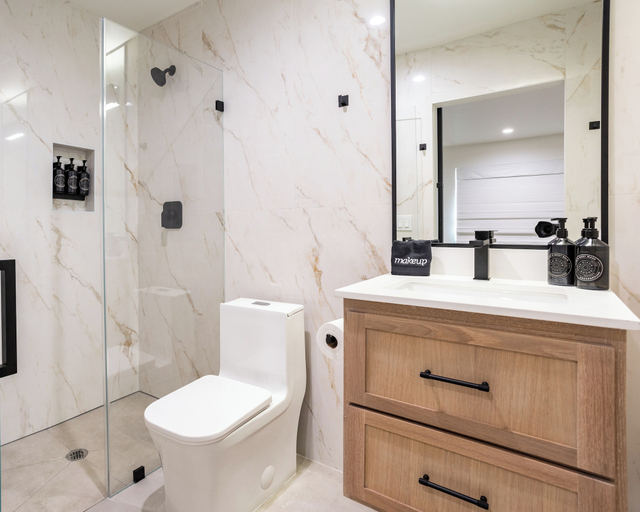 Bathroom 3, Hotel Bayit Modesto Salida, Stanislaus