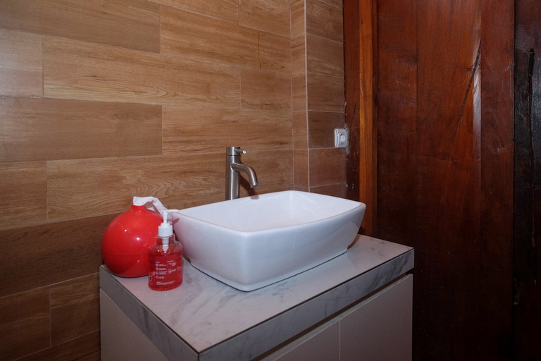 Bathroom 15