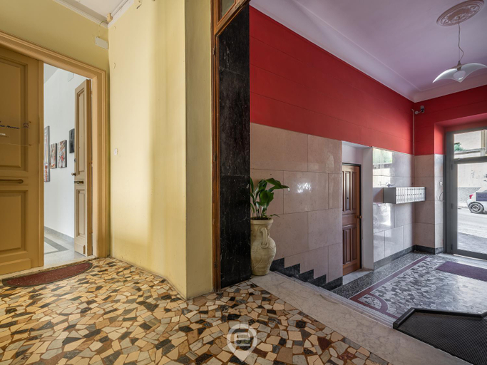 Others 4, Mani Rooms Villanova, Cagliari