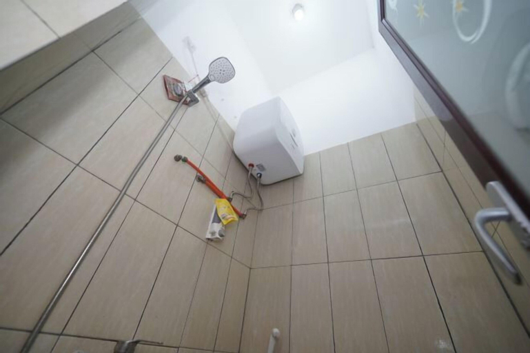Bathroom 12