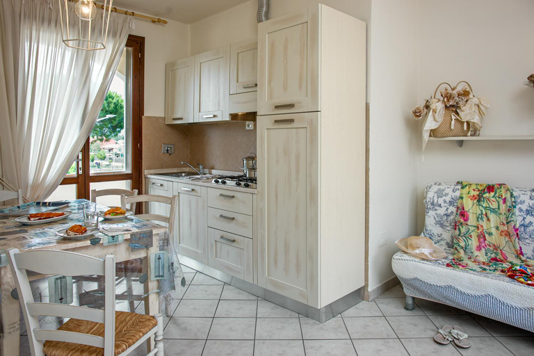 Dining Room 8