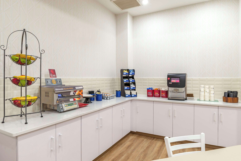 Food & Drinks 5, Best Western Plus Crossroads Inn & Suites, Louisa