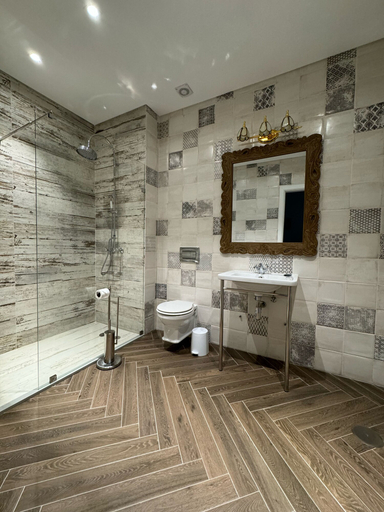 Bathroom 5
