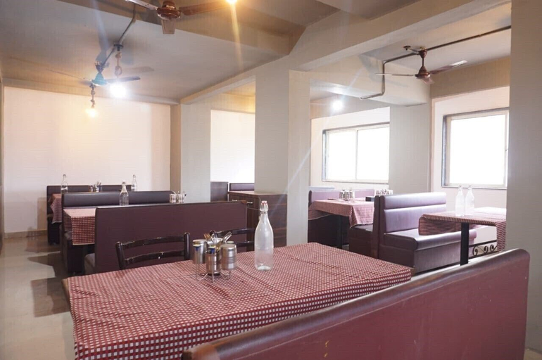 Others 4, DE COMFORT EXECUTIVE, Pune