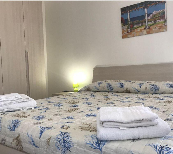 Bedroom 2, Tempu Di Mari, Messina