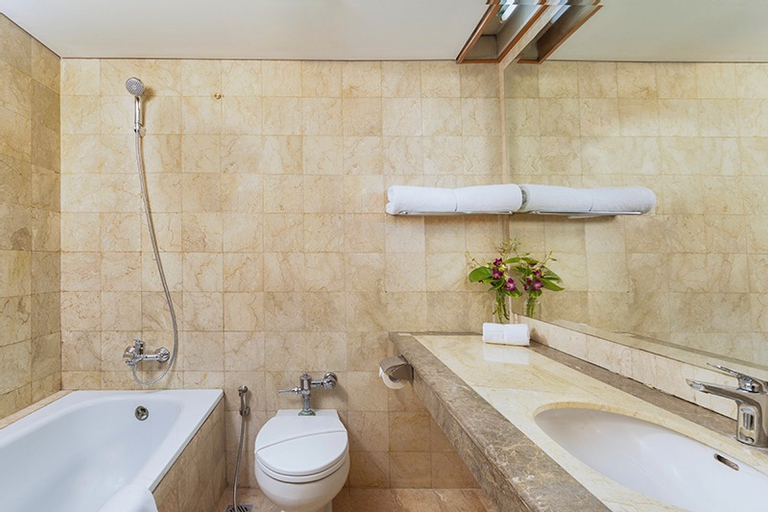 Bathroom 7
