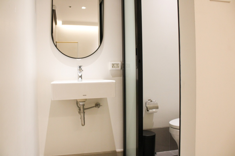 Bathroom 5, Simplestay Chatuchak, SureStay Collection by Best Western, Phaya Thai