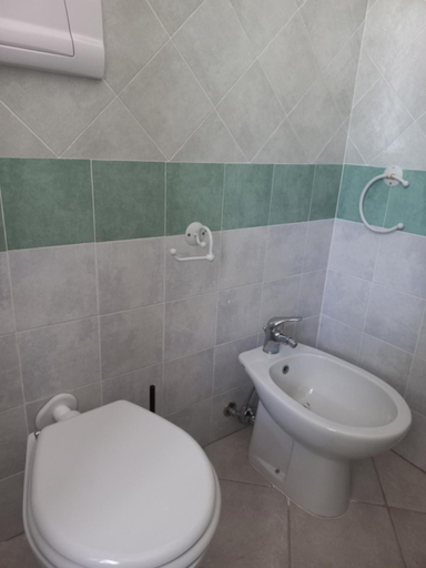 Bathroom 4, Chicchiritanos, Olbia-Tempio
