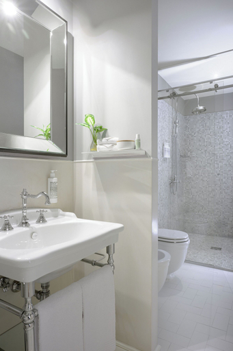 Bathroom 4, The Fifteen Keys Hotel, Roma