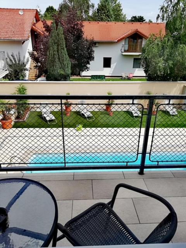 Others 5, Happy Apartments, Fonyód