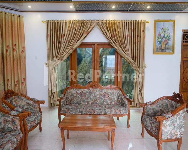 Others 2, Wisma Giri Mulyo B near Grojogan Sewu Mitra RedDoorz, Karanganyar
