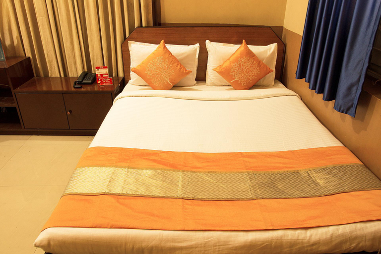 Bedroom 2, OYO Bengal Guest House Near Birla Mandir, Bangalore