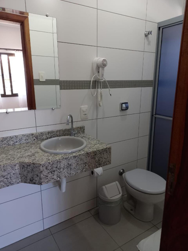 Bathroom 2, Hotel Schroeder, Pomerode